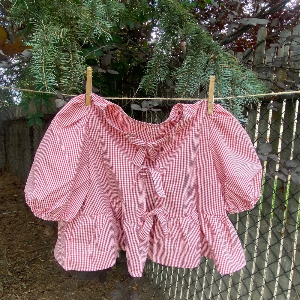 🍒 Gingham Sweetheart Top – $9